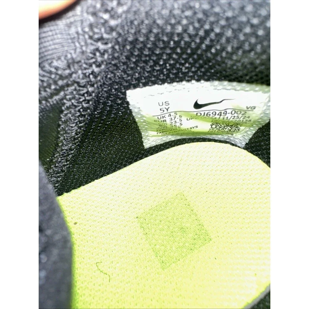 Nike Future Field Unisex Training Sneakers Size 5Y Shoes Black White B20